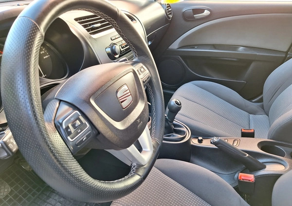 Seat Leon cena 18500 przebieg: 197000, rok produkcji 2011 z Moryń małe 79